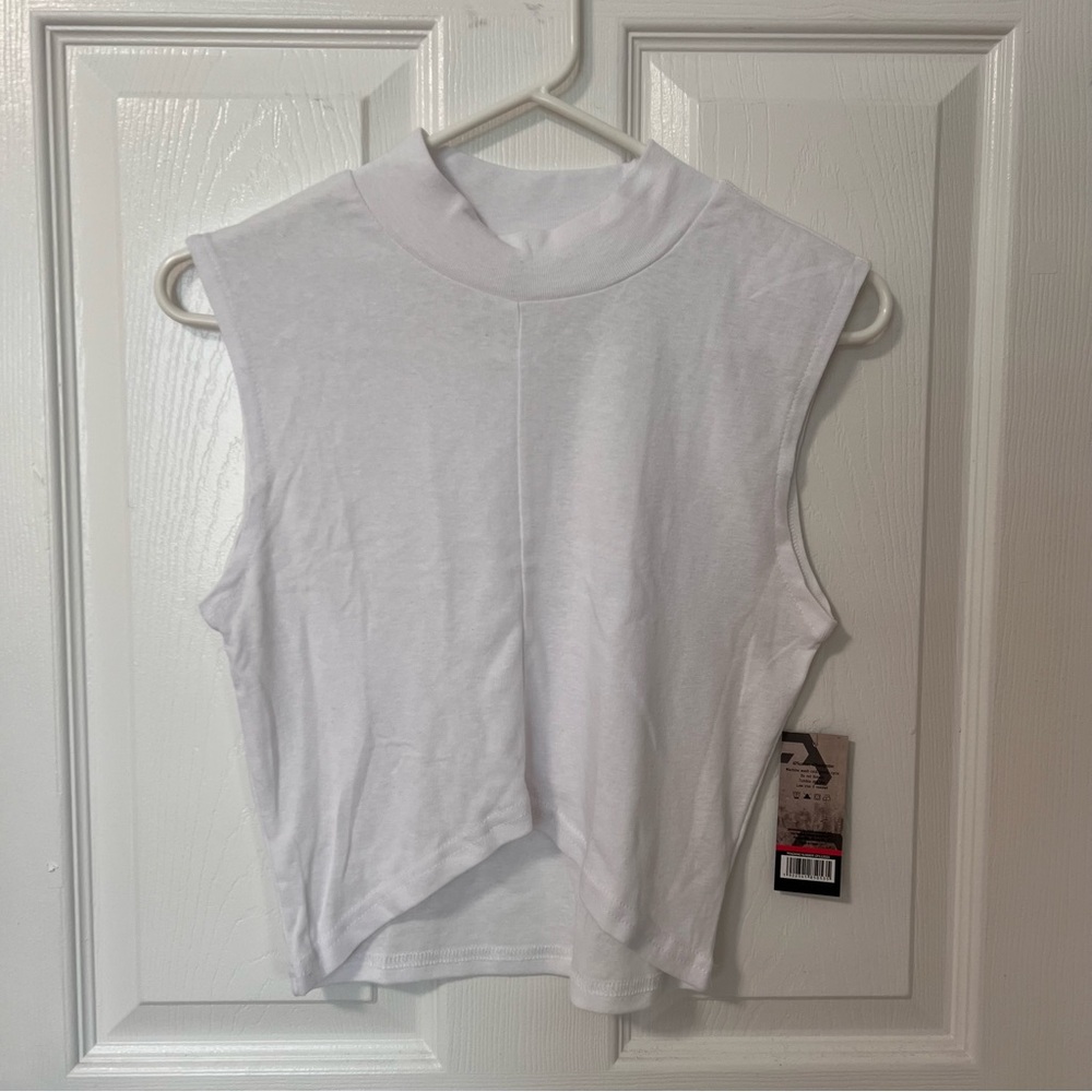 Cropped Workout Mockneck
